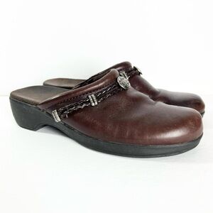 Minnetonka Brown Leather Slip On Mule Clogs Size 8‎ braided trim